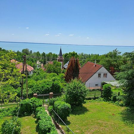 Belvarosi Haz Gyoenyoeru Panoramaval 발라톤알마디 외부 사진